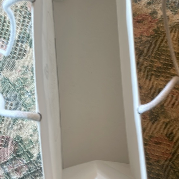 Authentic Prada shopping bag - Picture 8 of 9